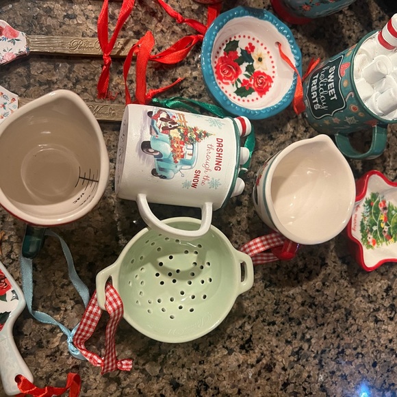 PIONEER WOMAN CHRISTMAS ORNAMENTS - Picture 3 of 7